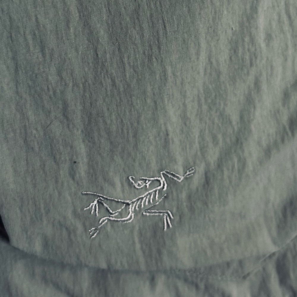 ARCTERYX MENS RAMPART LONG SZ 36 INSEAM 12 CARGO SHORTS.LIKE NEW CONDITION TAN - Picture 13 of 15